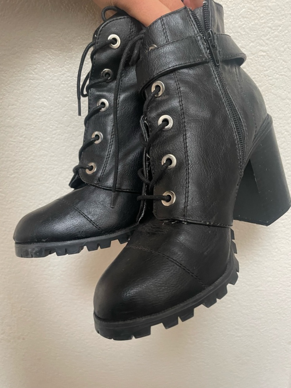 Women’s Black Lace-Up Block Heel Ankle Boots